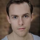 Victor Mellors als Issac Huxley