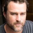 Oliver Macready als Slick