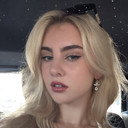Grace Lyra als Eva Monroe