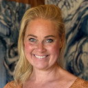 Bjørg Thorhallsdottir als Bjørg Thorhallsdottir