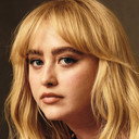 Kathryn Newton als Self