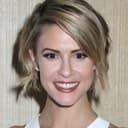 Linsey Godfrey als Angela