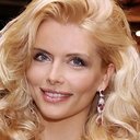 Анна Чурина als Alina