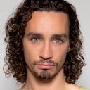 Robert Sheehan als Ray (voice)