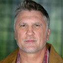 Lance Irwin als Neighborhood Father