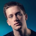 Daniel Sloss als Self