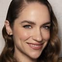 Melanie Scrofano als Melissa