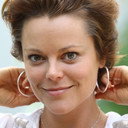 Matilda Brown als Ella