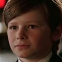 Gus Lewis als Bruce Wayne (Age 8)