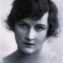 Fay Compton als Mrs. Pinkerton