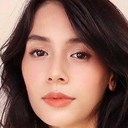 Natasha Josephine Blake als Manee