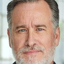 Mark Allyn als President Phil Graves