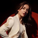 Yumna Zaidi als Aiman