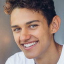 Xavier Garneau-Roughan als Corey