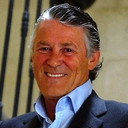 Simon Casas als Self