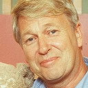 John Hamblin als Ian Henderson