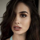 Yasmine Soofi als Alex