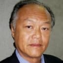 Brian Fong als Filipino Worker