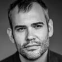 Rossif Sutherland als Luc