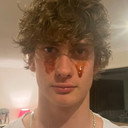 Cameron Wykes als Adrian