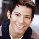 Derek Efrain Villanueva als César