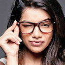 Nidhi Singh als Bobby Tiwari