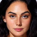 Pardis Saremi als Demi