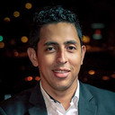 Johnny Cortes als Bartender