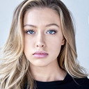 Logan Riley als Kayley