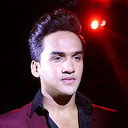 Faisal Khan als Lord Garud