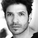 רועי אסף als Avi Bahar