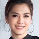 วรกาญจน์ โรจนวัชร als Pim (segment "Expressway")