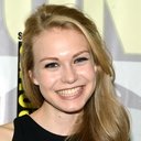 Penelope Mitchell als Lily