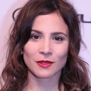 Aylin Tezel als Aylin