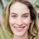 Marie Kružíková als Mona