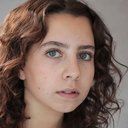 Dolly Gadsdon als Younger Jyn