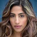 Jessica Abruzzese als Donna