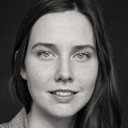 Martha Breen als Sara Tansey