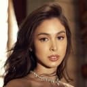 Julia Barretto als Zoey Rivera