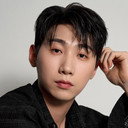 Yu Seong-yong als Producer Ahn