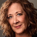 Karen Ziemba als Mrs. Miller