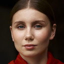 Ella Marie Hætta Isaksen als Ester