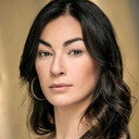 Kristina Lao als Sarah Banks