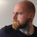 Julien English als 