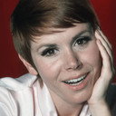 Judy Carne als Exotic Dancer in Maid's Costume