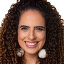 Paula Stephânia als Self - Host