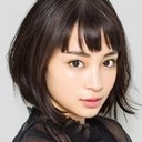 Suzu Hirose als Kaori Miyazono