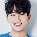 Ha Jong-woo als Baek Chi-hoon