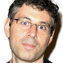 Dan Chariton als Dr. Pierre Bonassus