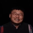Piao Songri als Bus Group Mr. Wang